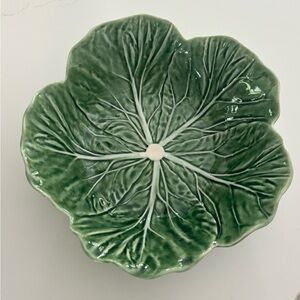 Bordallo Pinheiro 9” Serving Bowl Green Cabbage Leaf White Vein, Portugal
